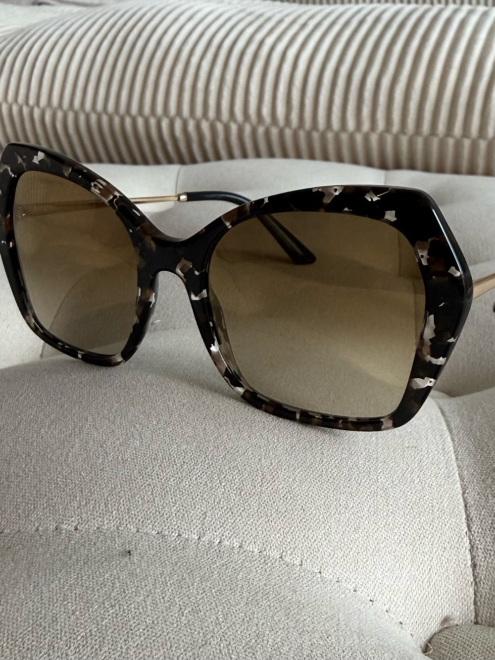 Dolce & Gabbana
Oversize Gradient Sunglasses